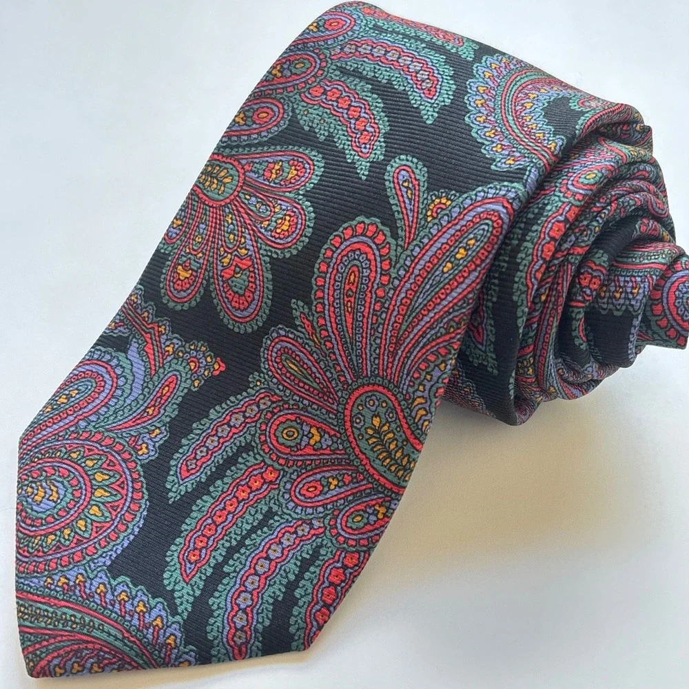 Lands End Paisley Tie Black Red Green Silk USA VTG Classic Preppy Old Money
